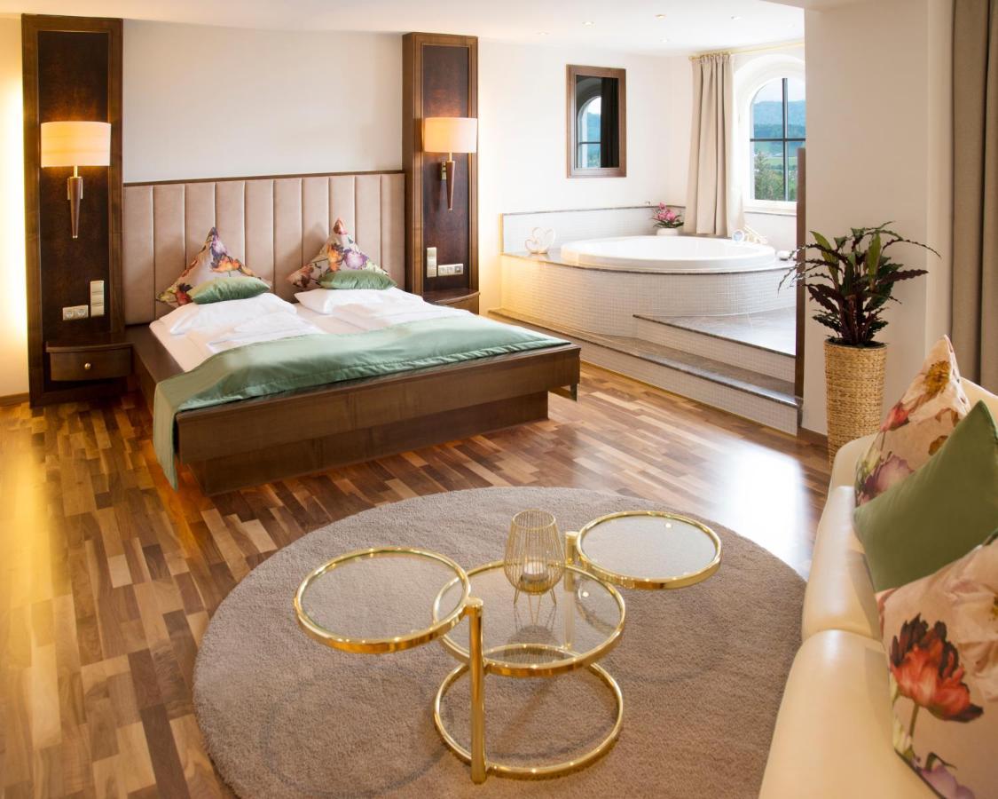 Hotel Restaurant Haeupl ゼーヴァルヒェン エクステリア 写真
