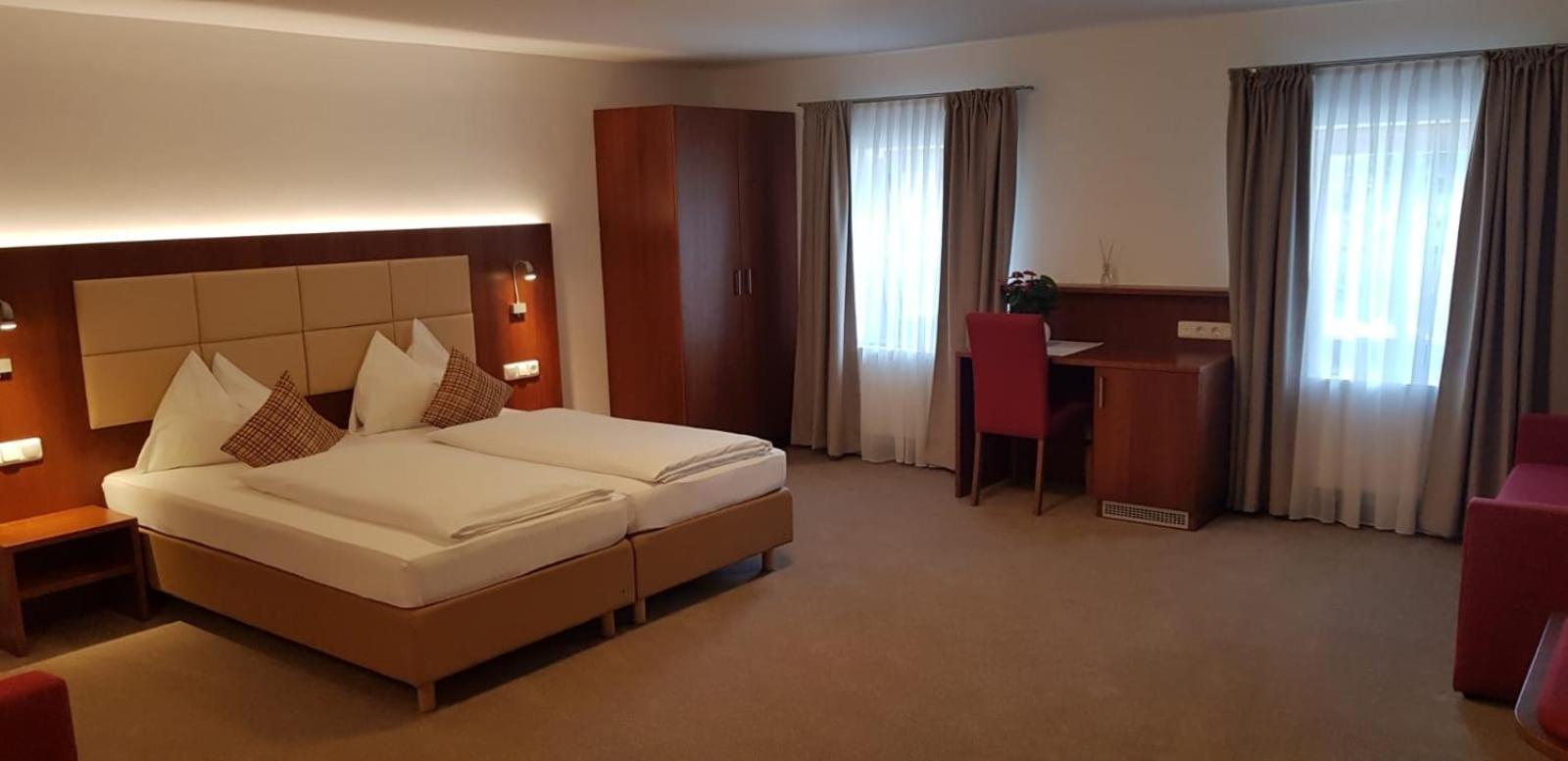 Hotel Restaurant Haeupl ゼーヴァルヒェン エクステリア 写真